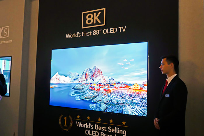 رونمایی ال جی از تلویزیون 88 اینچ ، LG's 88-inch TV was unveiled ، LG unveils 88-inch TVs